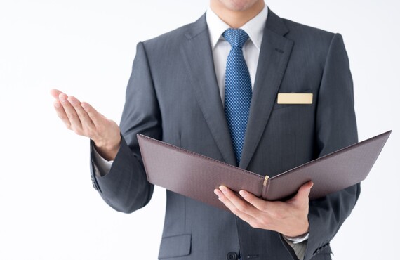 高収入が望める介護職の求人をお探しの方をサポート | 大阪で人材サービスならキャリアウィングス株式会社