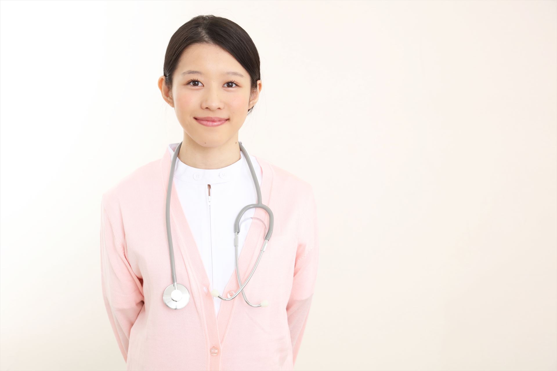 魅力的な高収入の求人で看護師の転職や就職をサポート | 大阪で人材サービスならキャリアウィングス株式会社