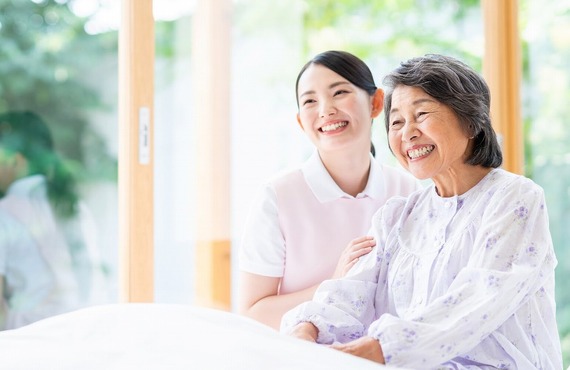 介護職員・介護福祉士としてより良い求人をお探しなら｜大阪で人材サービスならキャリアウィングス株式会社